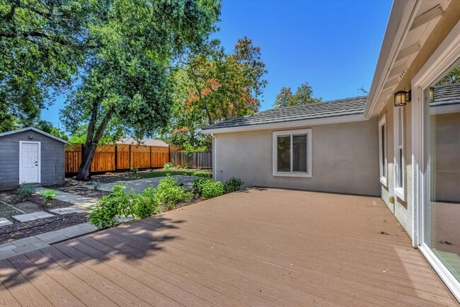 Building Photo - Wow! What a Great Home! SHORT TERM LEASE T...
