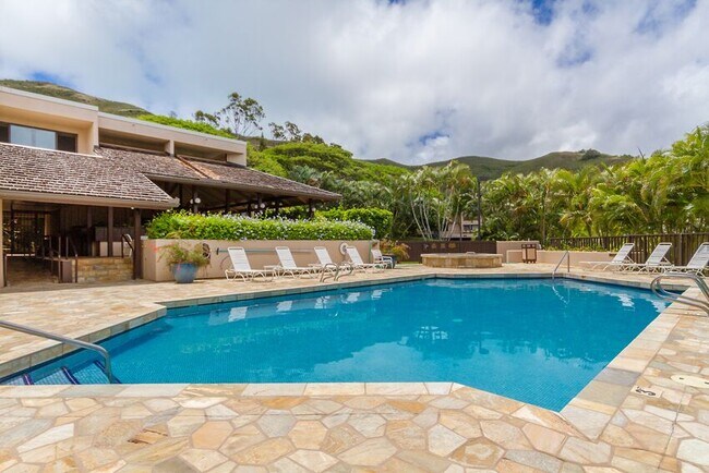 Building Photo - 348F Kaelepulu Dr