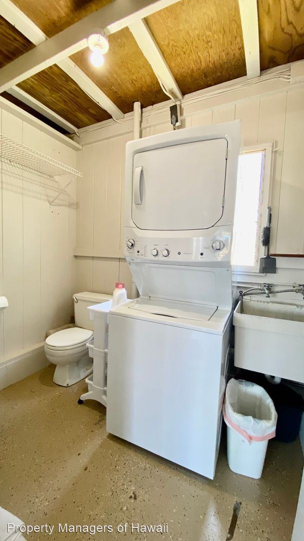 Building Photo - 3 br, 1.5 bath House - 1034 Palolo Place