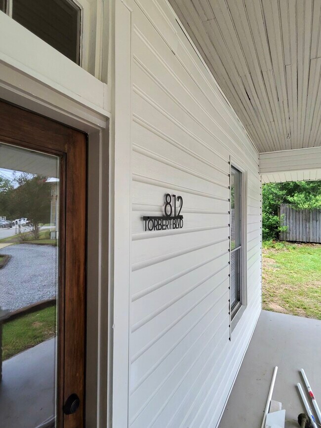 Building Photo - 812 Torbert Blvd