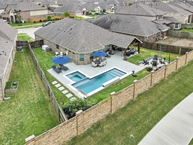 Building Photo - 3037 Broadhaven Dr