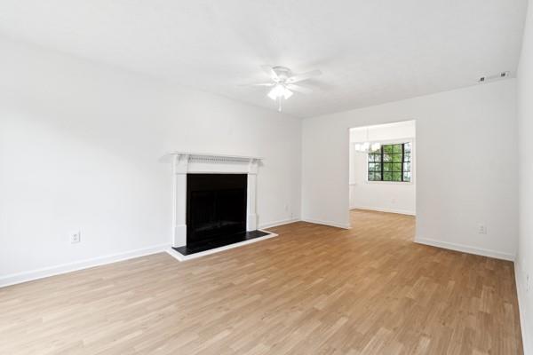 Building Photo - 476 Brookfield Way