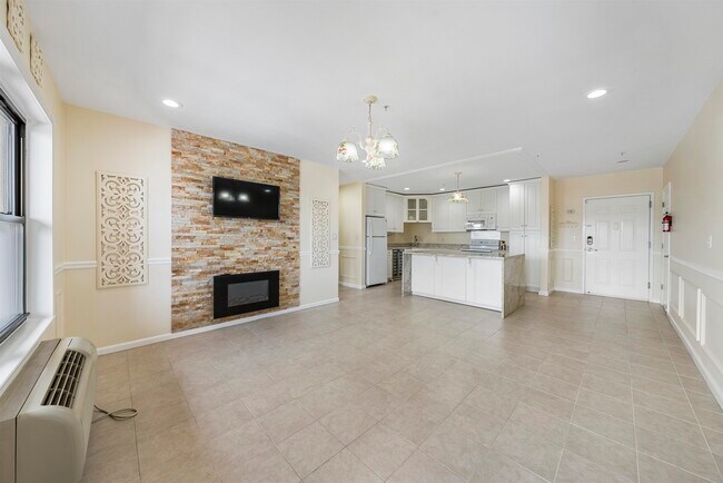 Building Photo - 8915 Bergenwood Ave