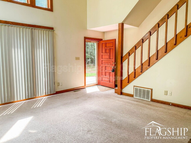 Building Photo - 1228 Forest Acres Dr