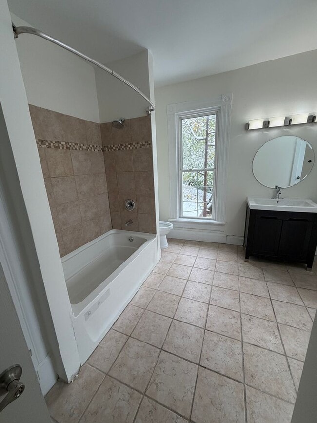 Building Photo - Fully Renovated 3BR/1.5 Bath in Olde Towne East!