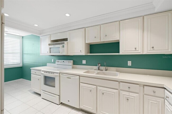 Building Photo - 9415 Blind Pass Rd