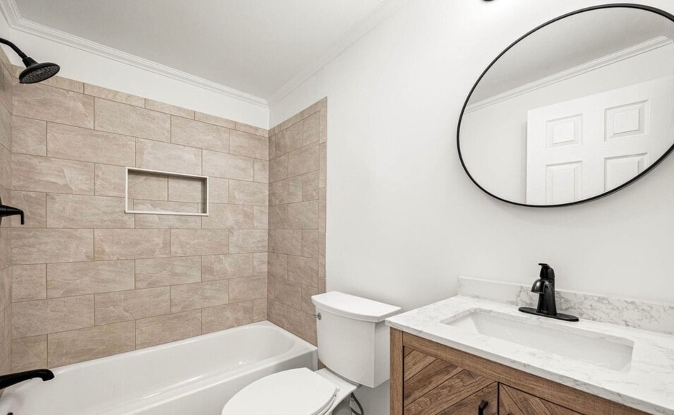 2nd Floor Full Bath - 228 Church St