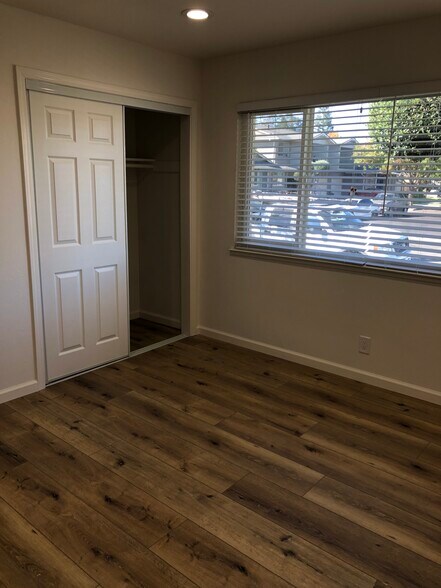 Building Photo - 72 Kim Louise Dr