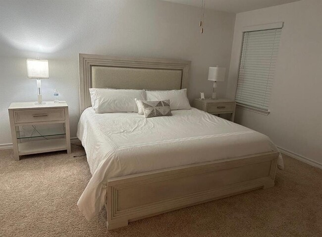 Building Photo - 1611 Alana Fls Ave