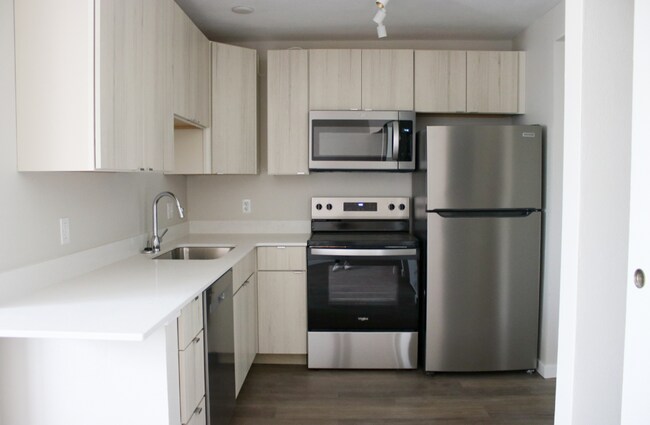 Interior Photo - 510 E Clark St