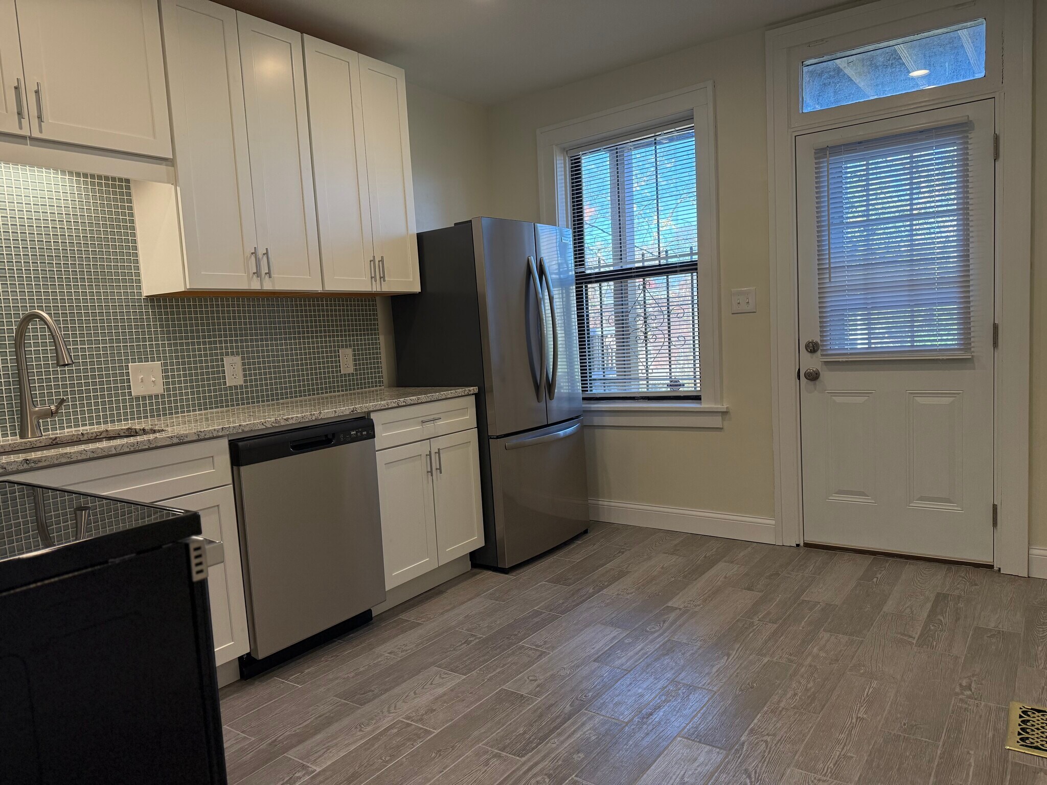 Stainless Steal Appliances - 2315 Park Ave