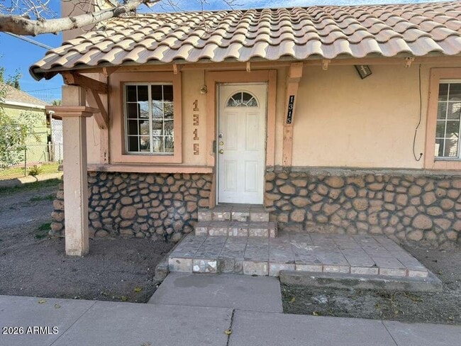 Building Photo - 1315 C Ave