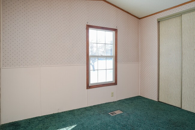 Building Photo - 5 Hilltop Dr