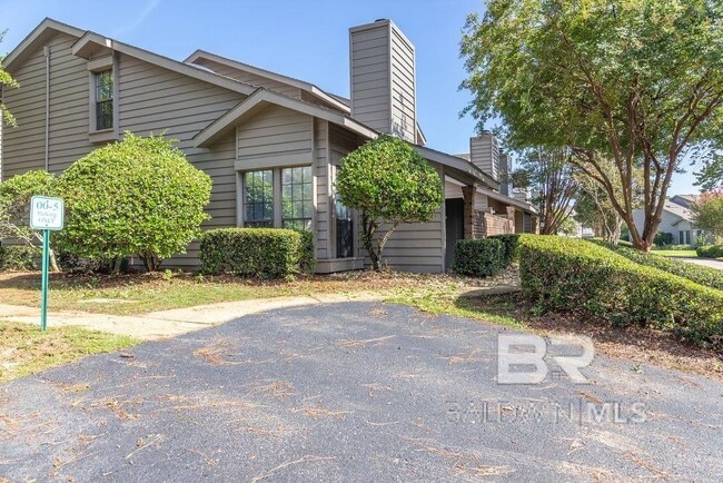 Building Photo - 389 Clubhouse Dr