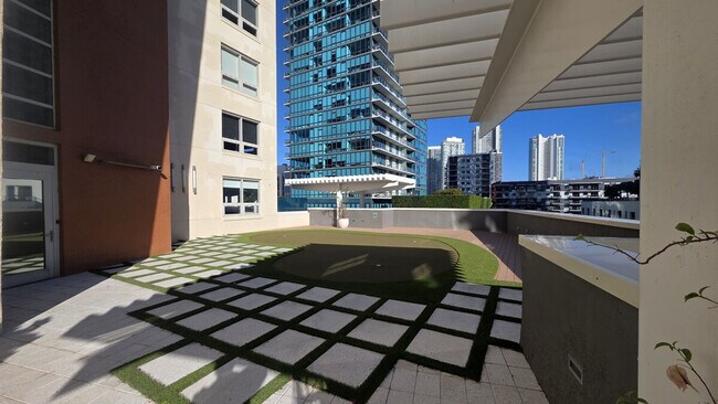 Building Photo - 139 NE 32nd St