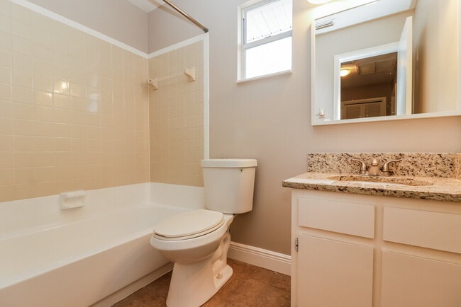 Building Photo - 1518 Crossridge Dr