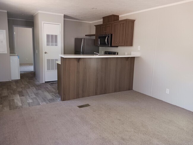 Building Photo - 37 Pansy Dr