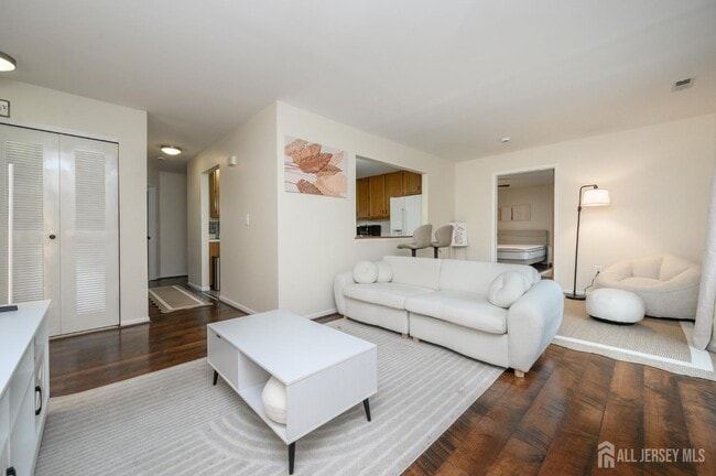 Building Photo - 4112 Birchwood Ct