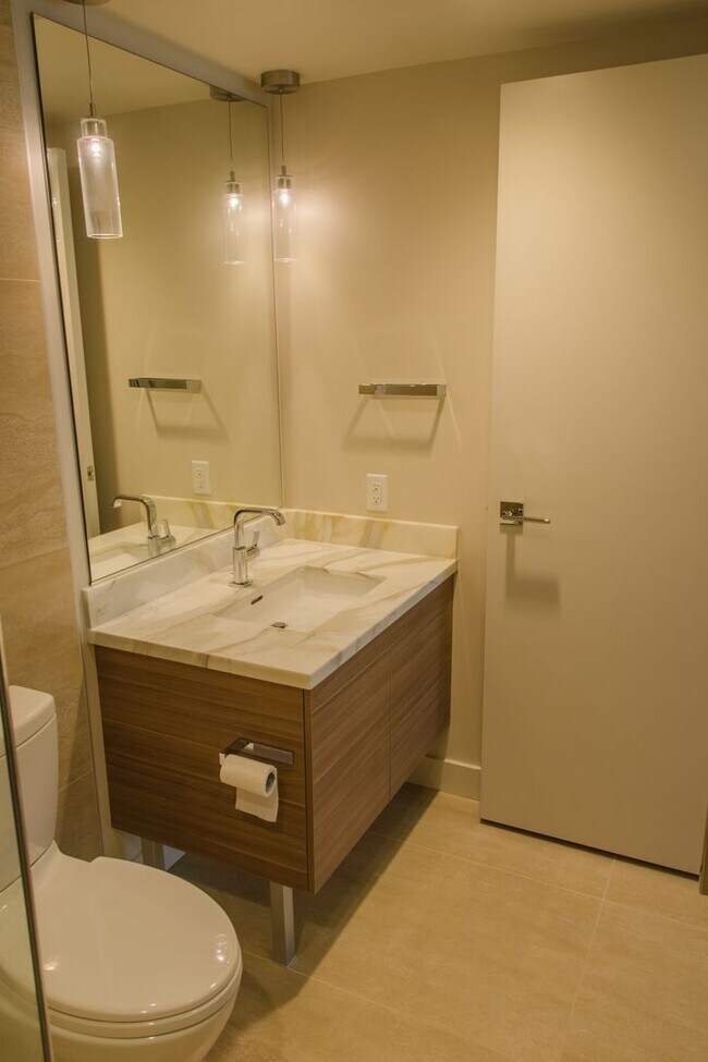 Building Photo - 2bd/2ba Seattle Condo