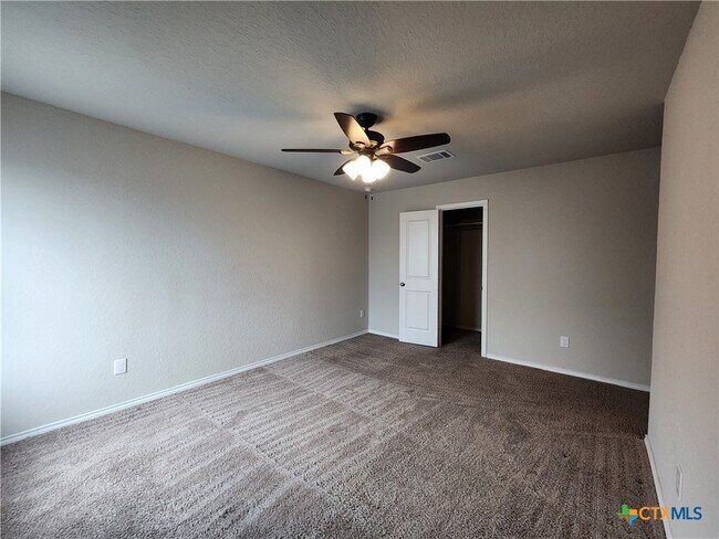 Building Photo - 522 Blue Stem Rd