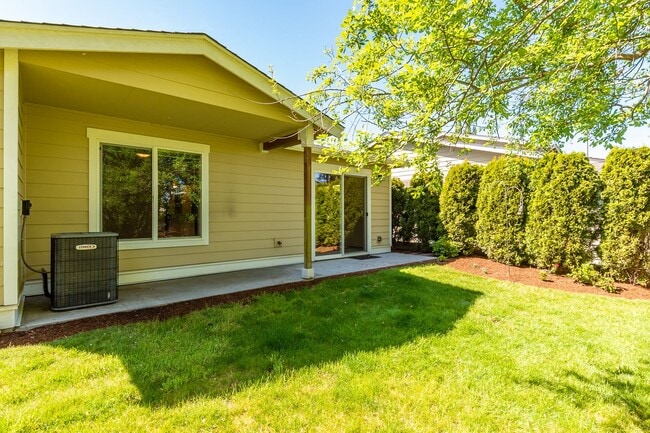 Building Photo - 2 Bed 2 Bath Home - 55+ Community Only
