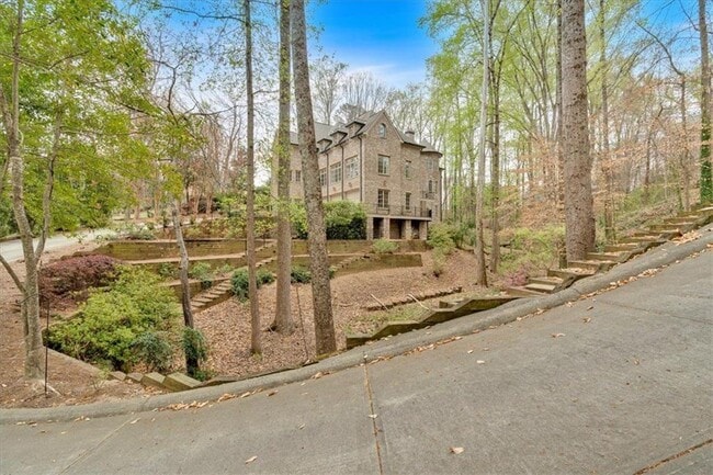 Building Photo - 115 Mount Paran Ridge