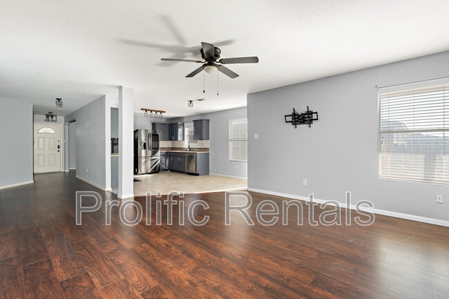 Building Photo - 3308 Catalina Dr