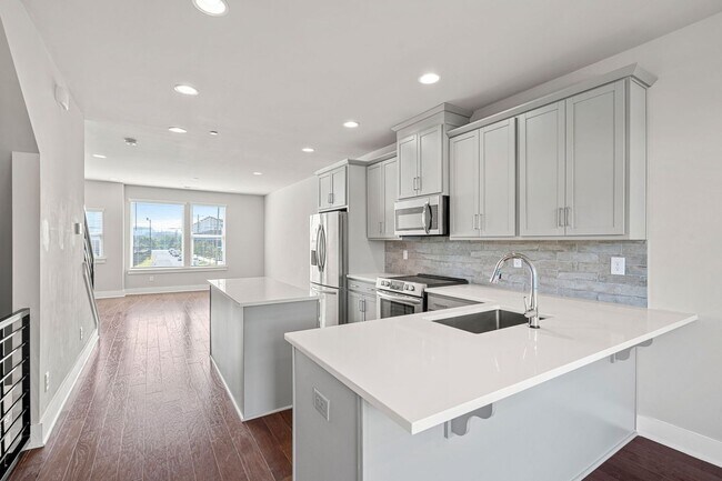 Building Photo - Like New Townhome Ready for Immediate Move-In!!! Bryant Park in West End
