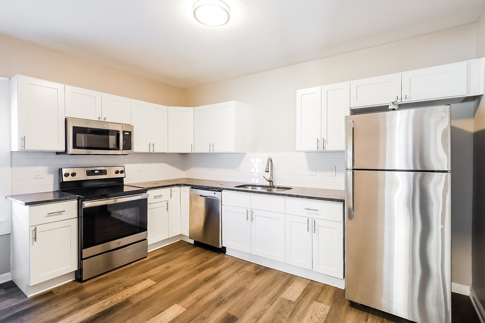 Building Photo - 644 E 34th St