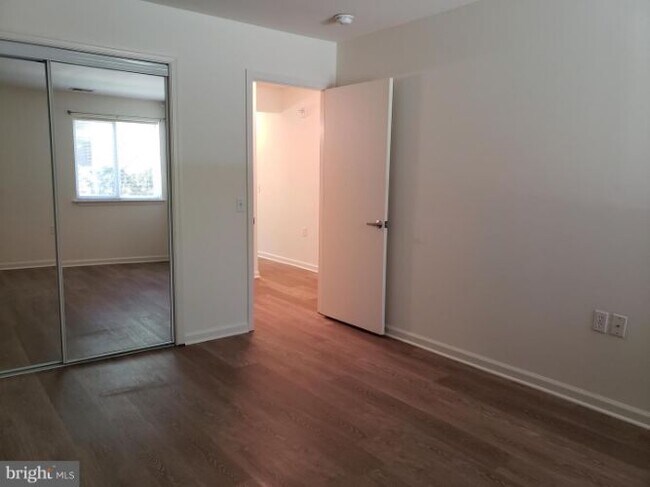 Building Photo - 3221 S Leisure World Blvd