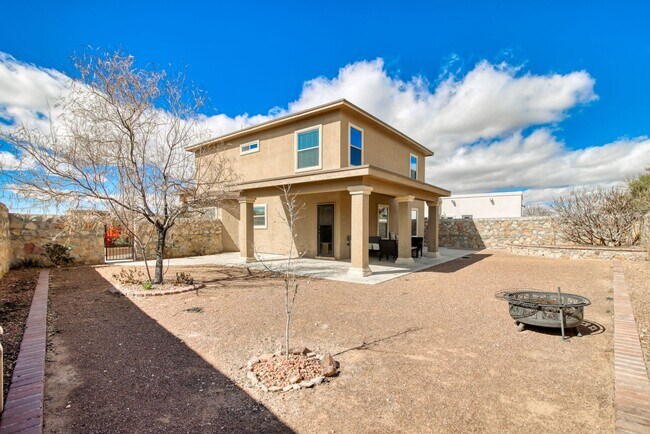 Building Photo - Beautiful Corner lot House