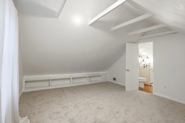 Building Photo - 2695 Bellwood Ave