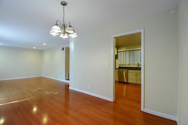 Building Photo - Remodeled townhouse with AC, Top Cupertino...