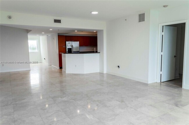 Building Photo - 15051 Royal Oaks Ln