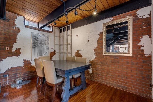 Building Photo - 220 Belmont Rd