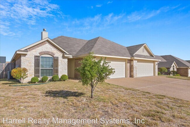 Building Photo - 3 br, 2 bath House - 398 Park Place