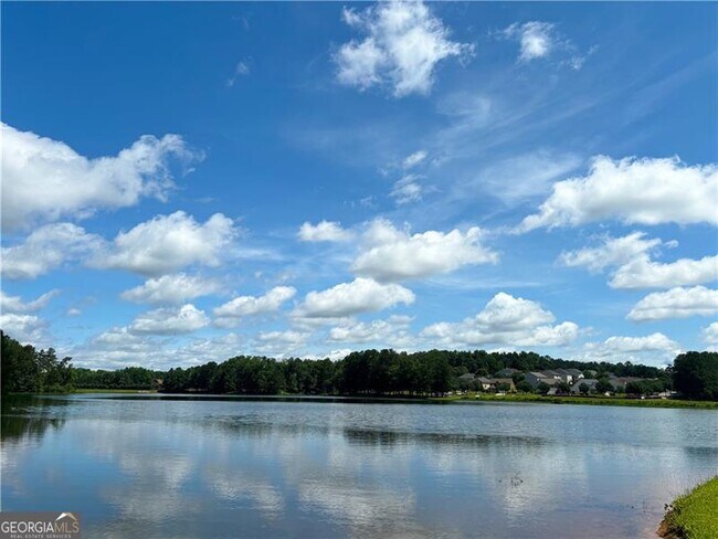 Building Photo - 7888 The Lakes Point