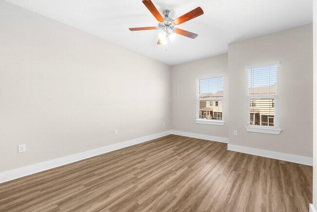 Building Photo - 118 N Sand Palm Rd