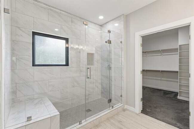 Building Photo - 501 Lone Star Dr
