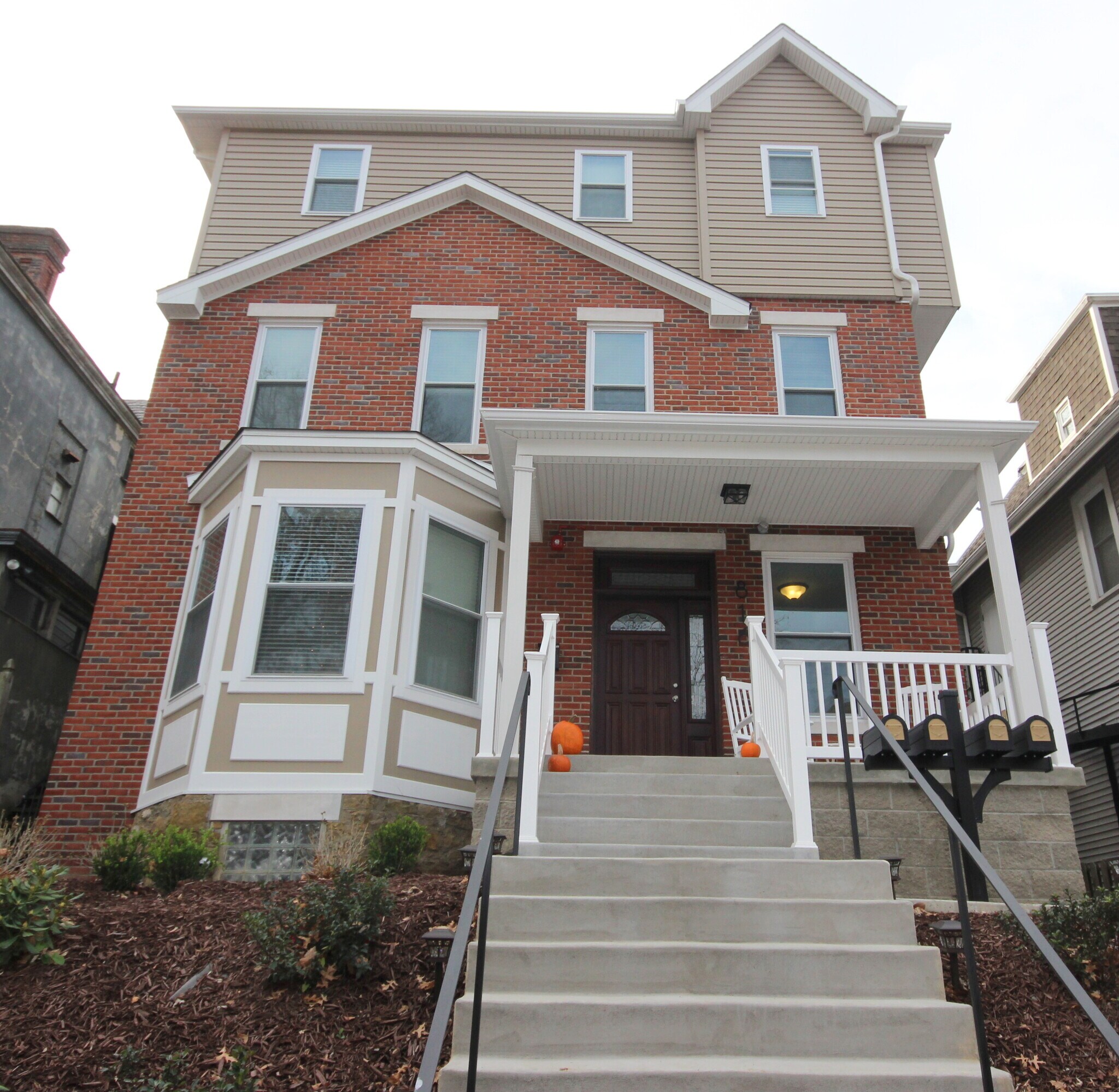 Building Photo - 816 S Negley Ave