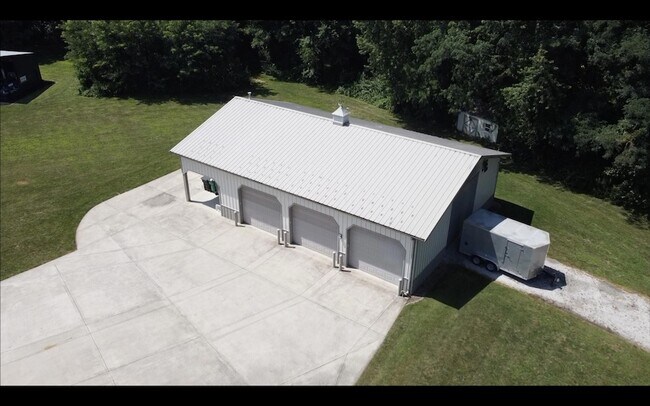 Building Photo - 8855 E 93rd Ave