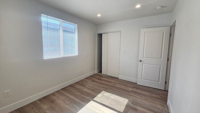 Building Photo - 10960 Avalon Blvd