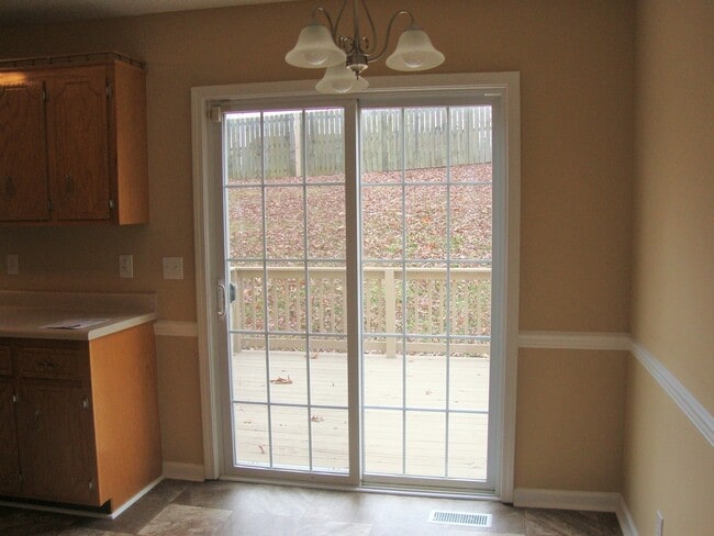 Building Photo - 994 Roedeer Dr