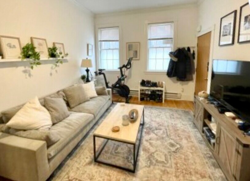 Building Photo - 86 West Cedar St