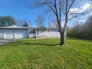 Building Photo - 104 Bent Tree Dr