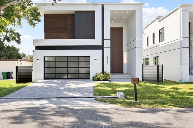 Building Photo - 3010 W Trilby Ave