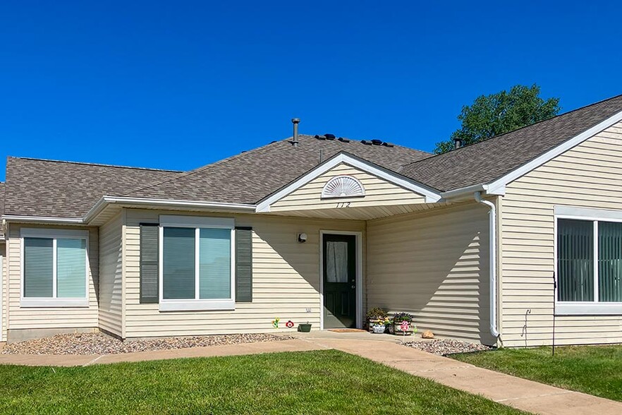 Building Photo - Cottages of Stewartville