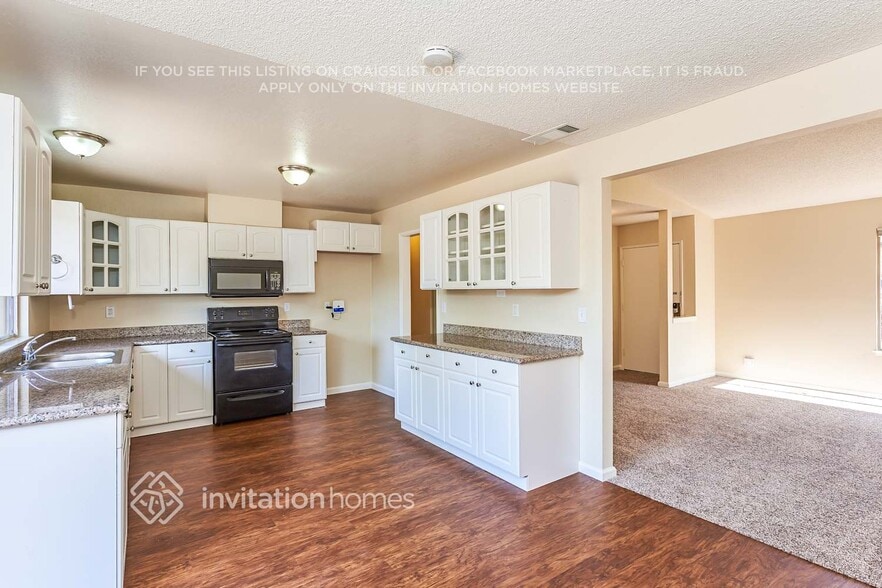 Building Photo - 341 Amber Ave