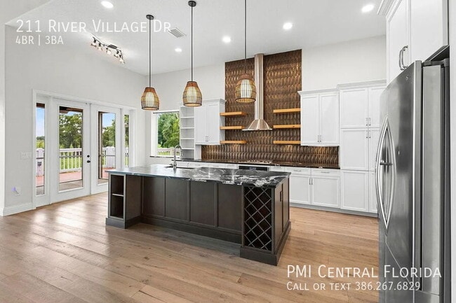 Building Photo - 211 River Village Dr