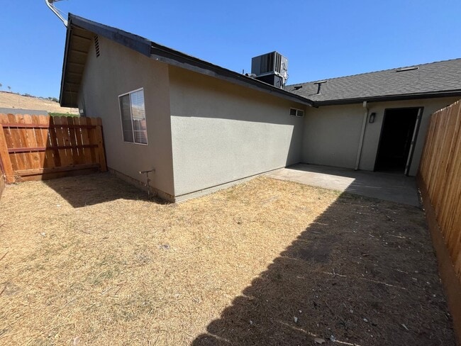 Building Photo - 1435 Cottage Pl